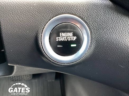 Used 2023 GMC Terrain SLE w/ Driver Convenience Package FWD image 21