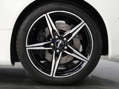 Used 2016 Aston Martin V8 Vantage GT RWD image 11