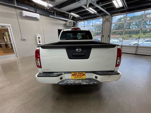 Used 2019 Nissan Frontier S RWD image 4