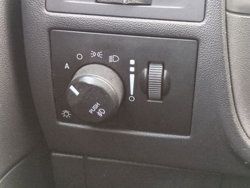 Used 2009 Dodge Challenger R/T image 27