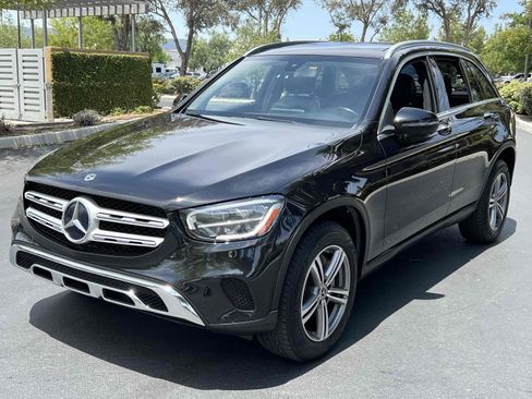 Used 2020 Mercedes-Benz GLC 300 4MATIC w/ Premium Package image 13