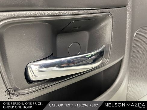 Used 2013 Dodge Challenger R/T image 23