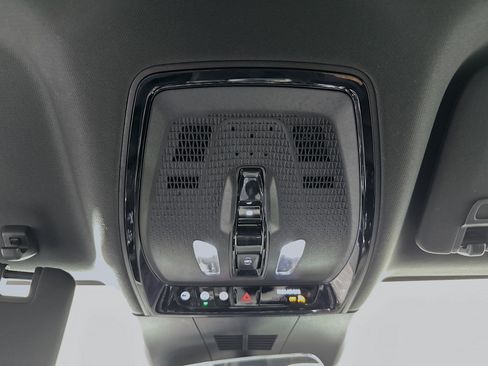 Used 2024 Cadillac Lyriq Tech image 18