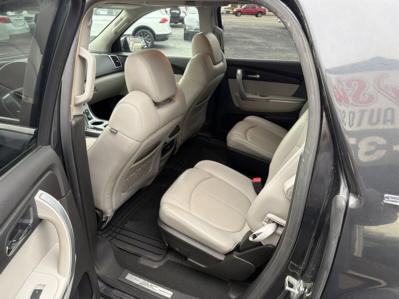Used 2007 GMC Acadia SLT w/ Trailering Package AWD/4WD image 18