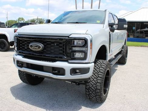 Used 2025 Ford F250 Lariat w/ Lariat Ultimate Package AWD/4WD image 3