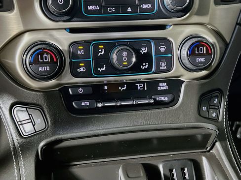 Used 2019 GMC Yukon Denali w/ Denali Ultimate Package AWD/4WD image 25