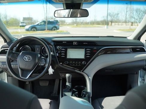Used 2018 Toyota Camry LE image 25