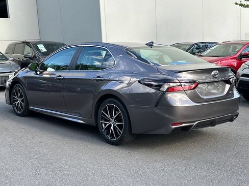 Used 2024 Toyota Camry SE FWD image 3