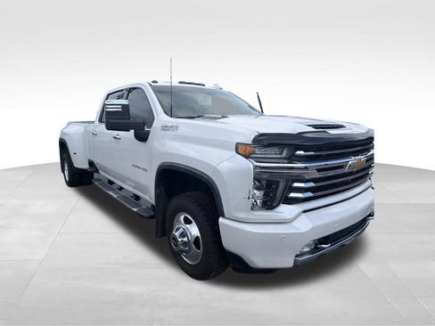 Used 2022 Chevrolet Silverado 3500 High Country w/ Safety Package II AWD/4WD image 2