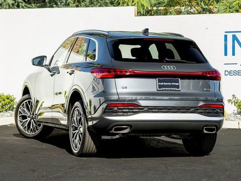 Used 2025 Audi Q5 Premium Plus w/ Premium Plus AWD/4WD image 10