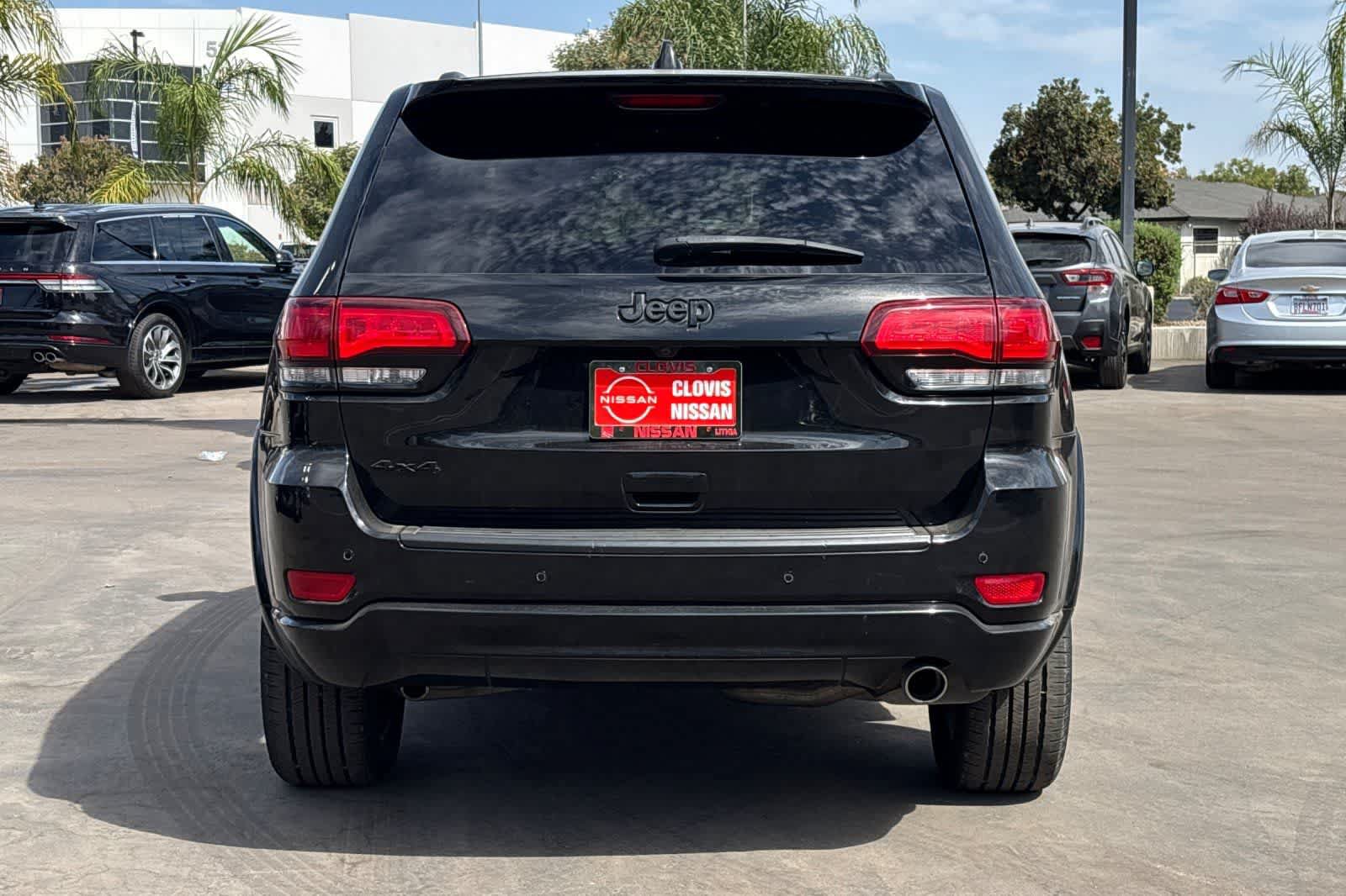 Used 2020 Jeep Grand Cherokee Altitude AWD/4WD image 10