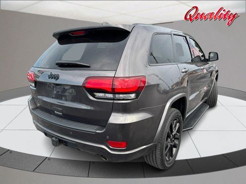Used 2021 Jeep Grand Cherokee Laredo X AWD/4WD image 3