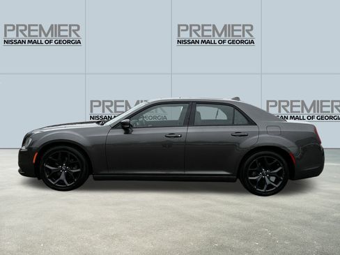 Used 2021 Chrysler 300 S image 8