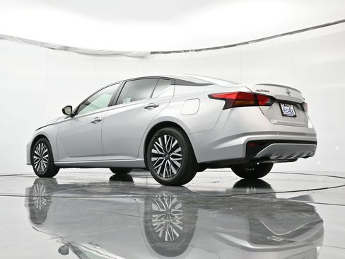 Used 2024 Nissan Altima 2.5 SV image 43