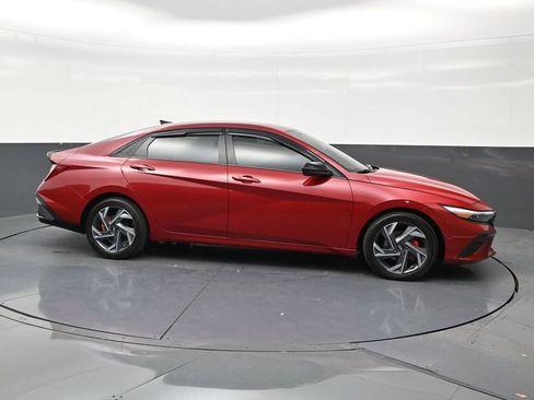 Used 2025 Hyundai Elantra Sport FWD image 6