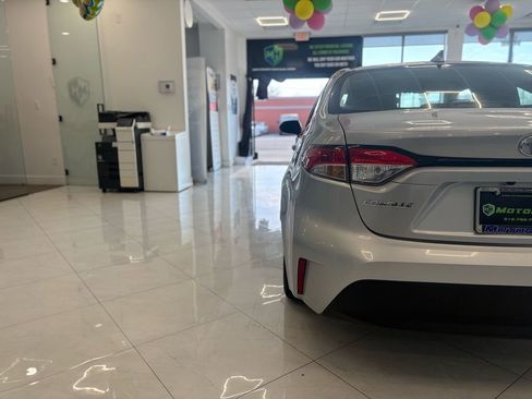 Used 2025 Toyota Corolla LE image 13