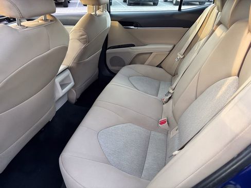 Used 2018 Toyota Camry LE image 32
