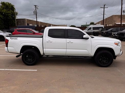 Used 2019 Toyota Tacoma SR w/ SR Convenience Package image 9