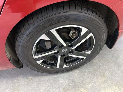 Used 2024 Nissan Sentra SV FWD image 9
