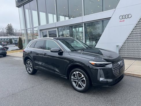 Used 2025 Audi Q5 Premium Plus w/ Premium Plus image 7