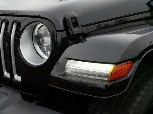 Used 2023 Jeep Wrangler Sahara w/ Cold Weather Group image 16