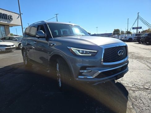 Used 2018 INFINITI QX80 4WD w/ Driver Assistance Package image 12