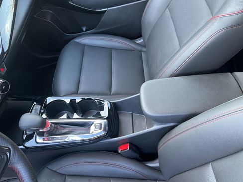 Certified 2025 Chevrolet Trax RS image 22