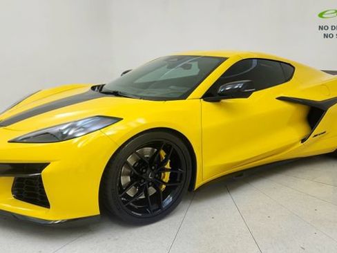 Used 2026 Chevrolet Corvette Z06 RWD image 3