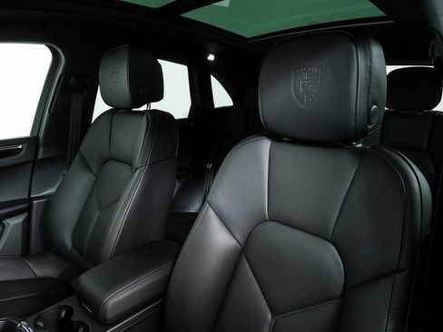 New 2026 Porsche Macan Turbo AWD/4WD image 5