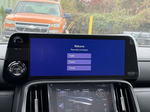 New 2025 Lexus LX 700h Overtrail image 10