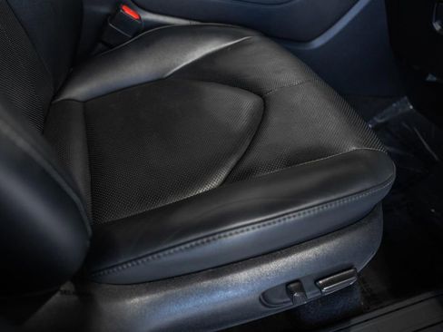 Used 2023 Toyota Highlander Limited image 35