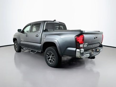 Used 2021 Toyota Tacoma SR5 AWD/4WD image 5