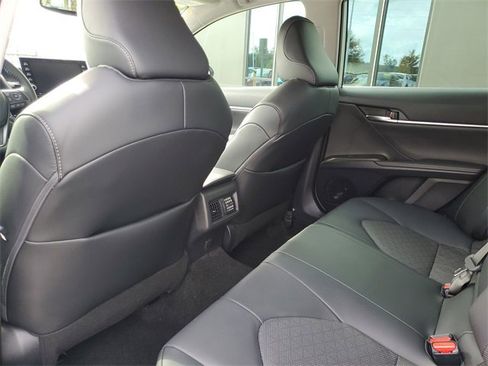 Used 2023 Toyota Camry XSE image 9