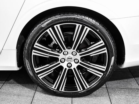 Used 2023 Volvo S90 B6 Ultimate w/ Protection Package image 8