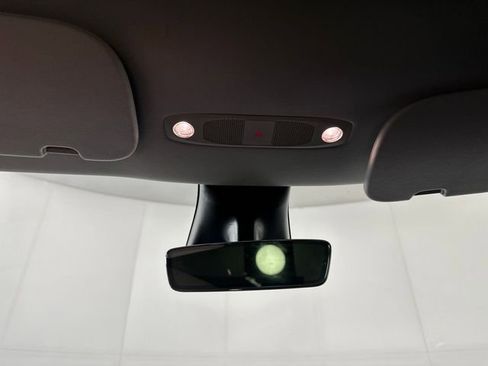 Used 2021 Tesla Model Y Long Range AWD/4WD image 22
