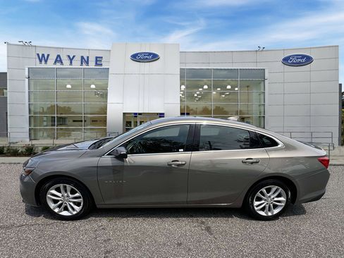 Used 2017 Chevrolet Malibu LT FWD image 7