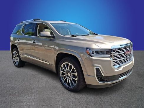 Used 2022 GMC Acadia Denali w/ Denali Ultimate Package FWD image 3