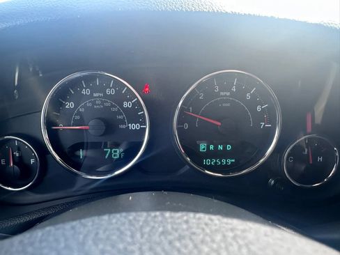Used 2016 Jeep Wrangler Unlimited Sahara w/ Connectivity Group AWD/4WD image 15