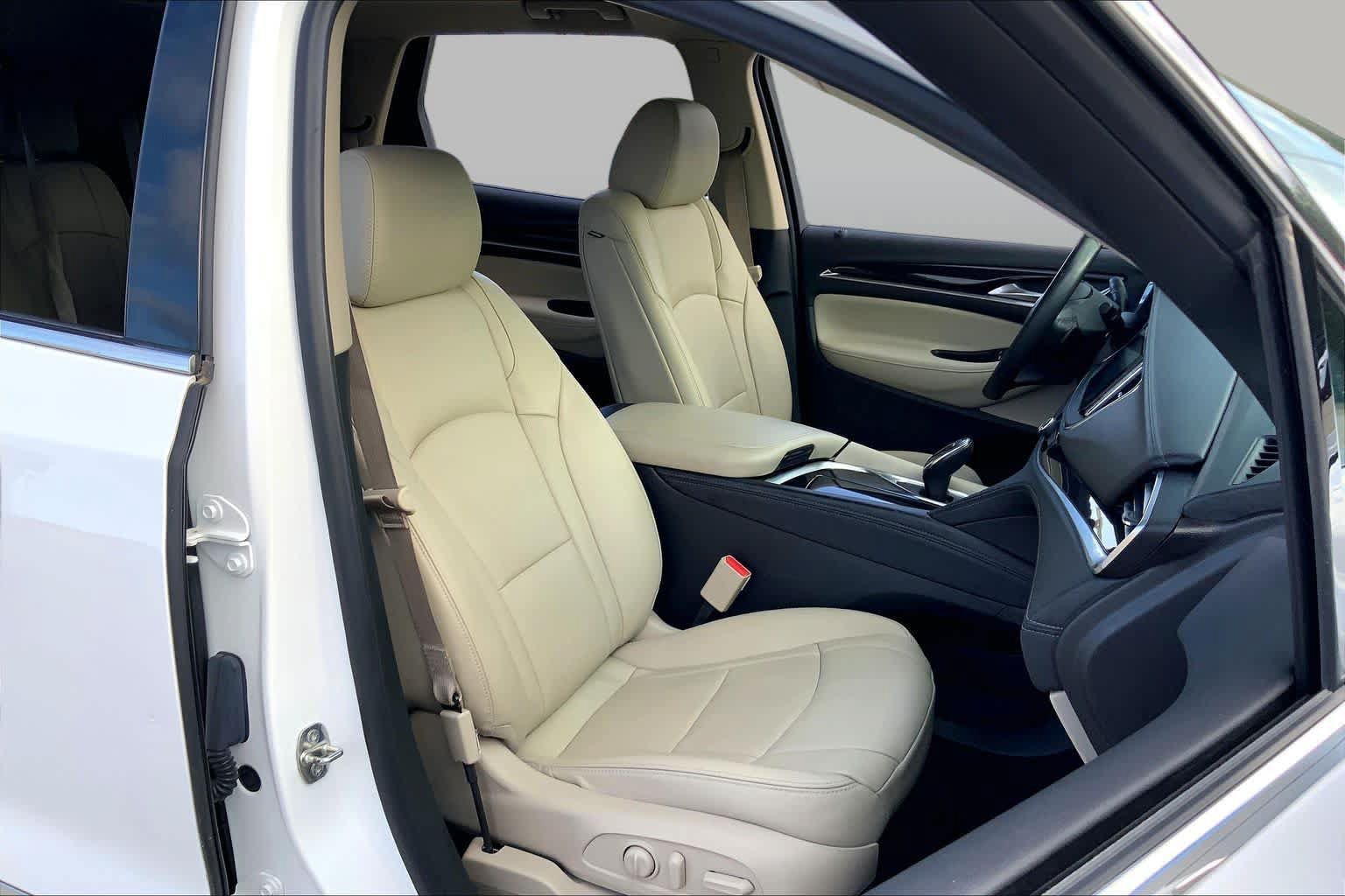 Used 2020 Buick Enclave Essence FWD image 8