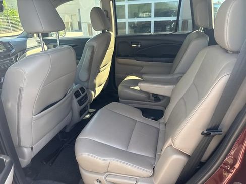 Used 2019 Honda Pilot Touring image 25