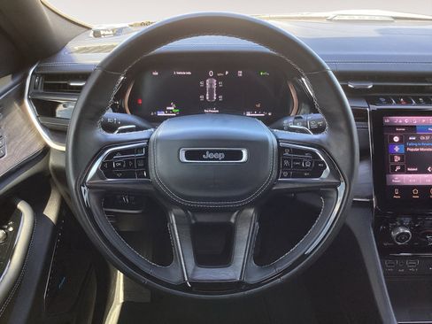 Used 2023 Jeep Grand Cherokee Overland w/ Advanced Protech Group III image 18