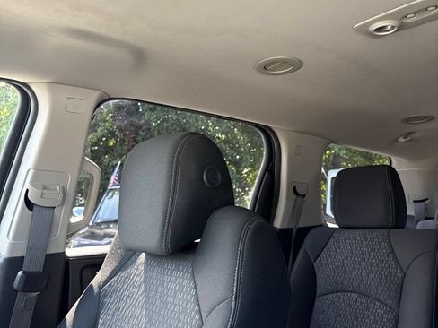 Used 2015 GMC Acadia SLE FWD image 22