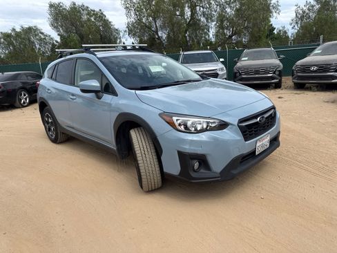 Used 2020 Subaru Crosstrek 2.0i Premium w/ Moonroof Package 2 AWD/4WD image 3