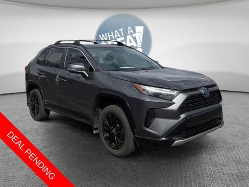 Used 2022 Toyota RAV4 SE w/ Convenience Package image 1