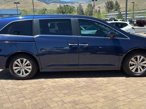 Used 2016 Honda Odyssey SE image 2