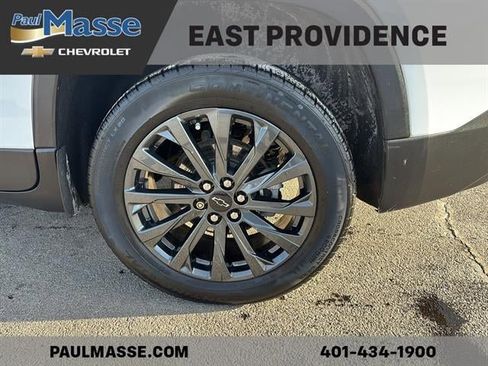 Used 2023 Chevrolet Traverse RS image 8