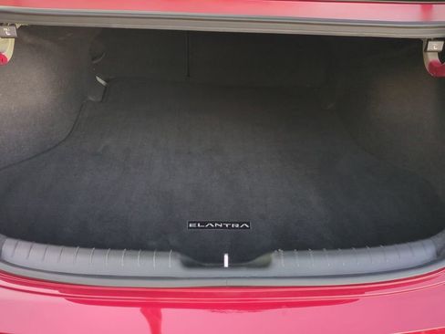 Used 2023 Hyundai Elantra Limited image 13