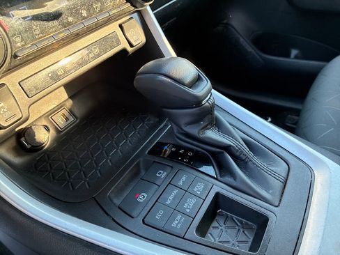 Used 2024 Toyota RAV4 XLE AWD/4WD image 24