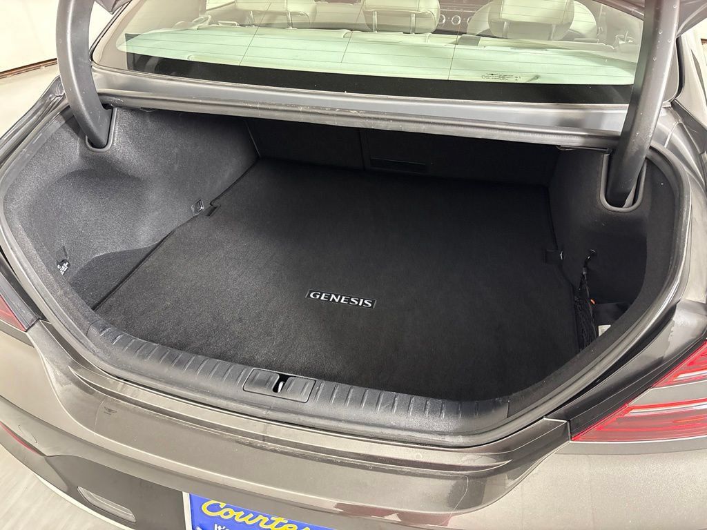 Used 2023 Genesis G70 2.0T RWD image 20