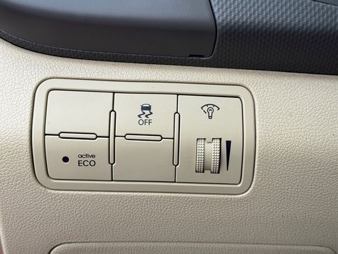 Used 2013 Hyundai Accent GLS image 20